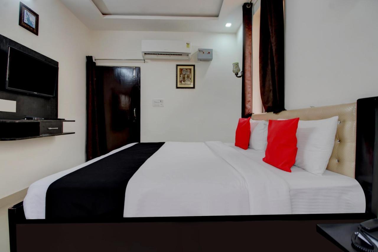 Elegance Resort Mathura Exteriör bild
