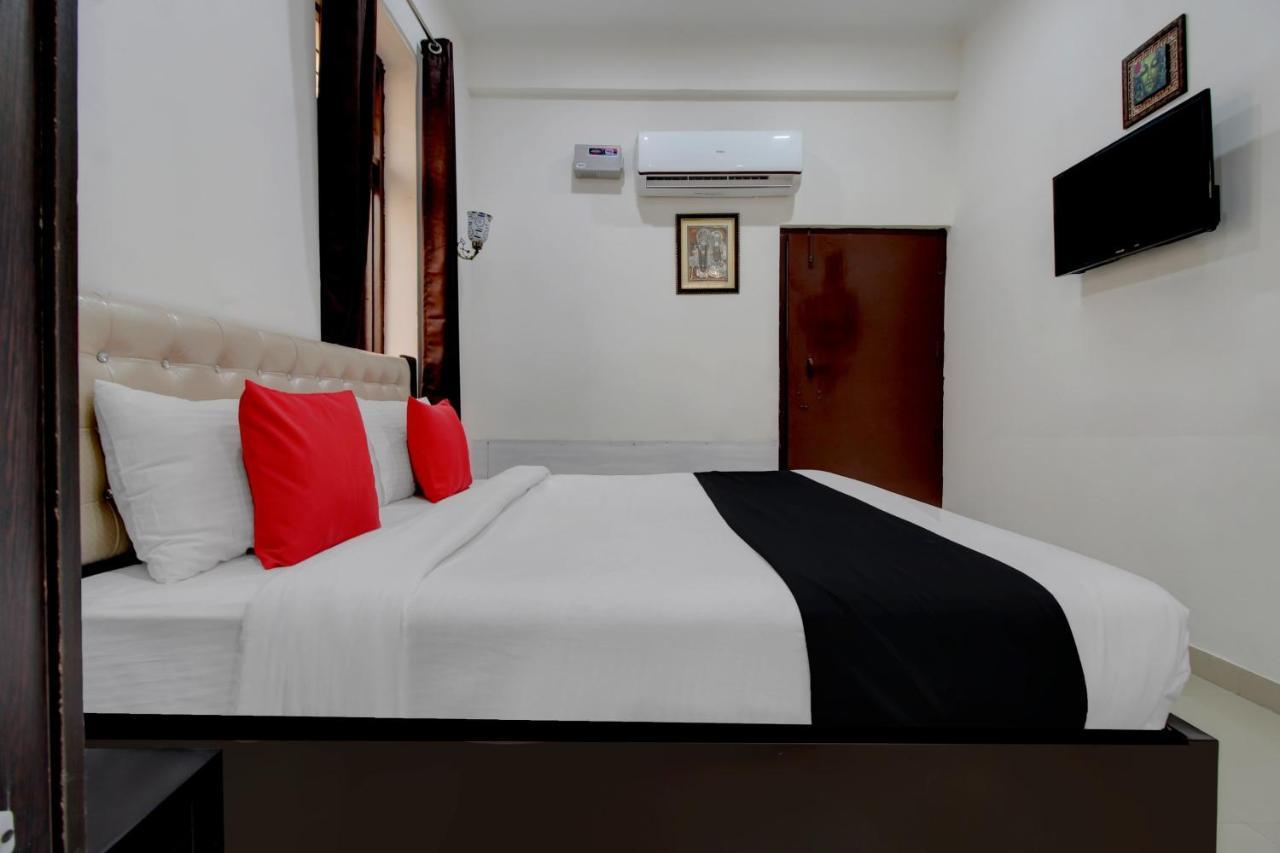 Elegance Resort Mathura Exteriör bild