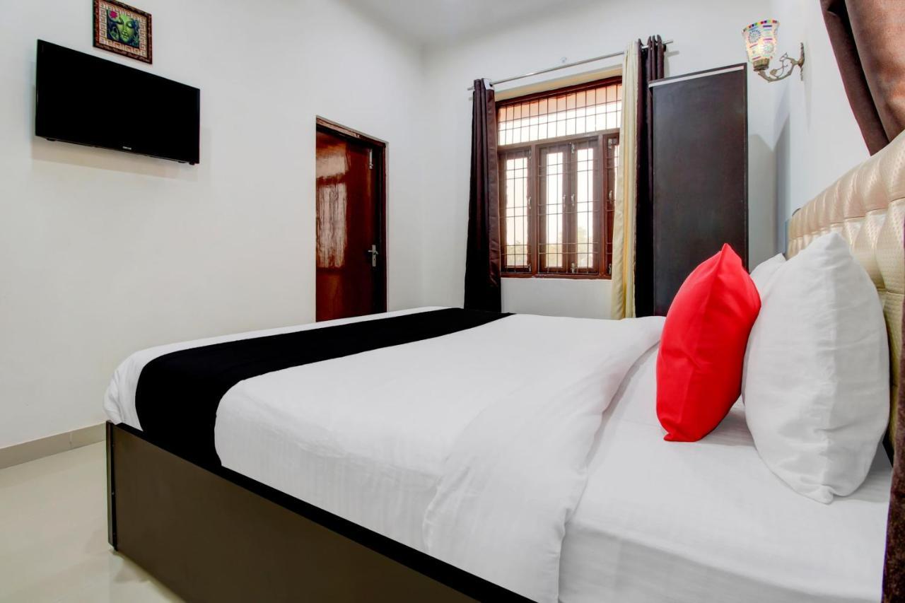 Elegance Resort Mathura Exteriör bild