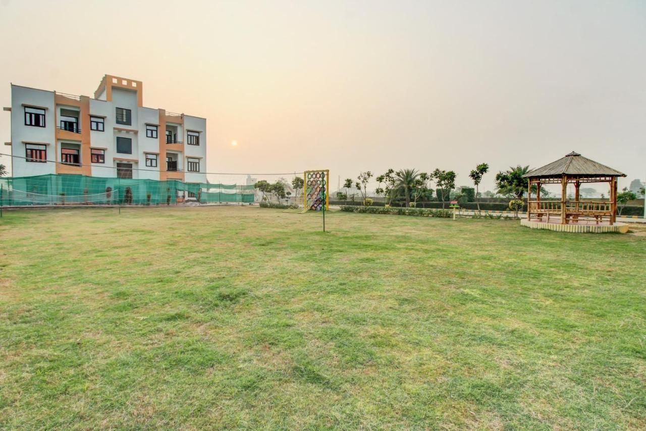 Elegance Resort Mathura Exteriör bild